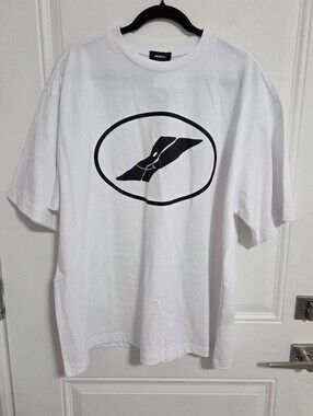 NWT - We11done Men's Oversized Smile Logo T Shirt - Made In Korea - Size M